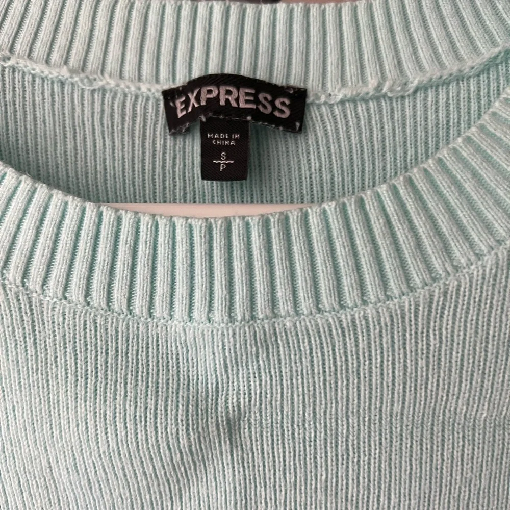 Express Sweater - Picture 2 of 3